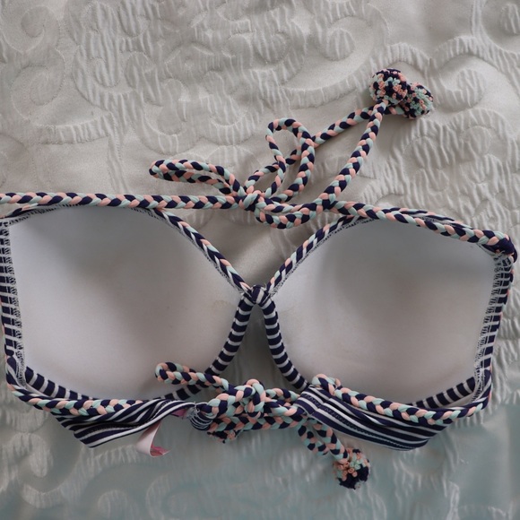 Victoria Secret Bikini Top - Picture 2 of 3